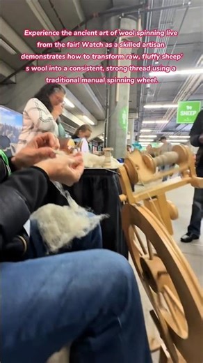 🐑🧶 From Sheep to Yarn: Traditional Wool Spinning Demo! #vintage #craft #how #sheep #yarn #fair