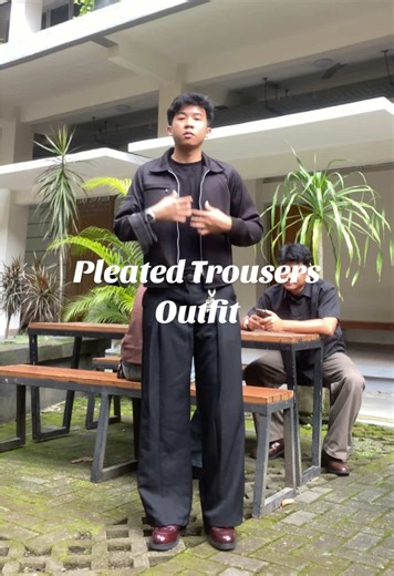 Stylish Pleated Trousers Outfit Ideas