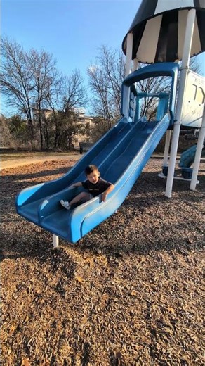 Rocketship Park in Allen, TX, DFW Dallas children's playground shaped like a space ship #parenting