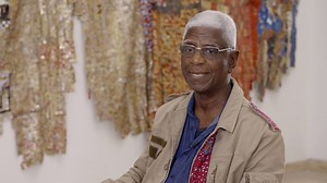 19K views · 281 reactions | Im Film zur Ausstellung sprechen Kurator Chika Okeke-Agulu und El Anatsui über das Werk der Künstlers und die Ausstellung "El Anatsui: Triumphant Scale". Jetzt im Haus der Kunst in München! Mehr: www.hausderkunst.de/ausstellungen/elanatsui | Haus der Kunst | Facebook