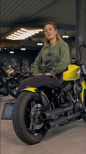 RUMBLE BEE customized Harley-Davidson Street Bob #softail #thundertalk