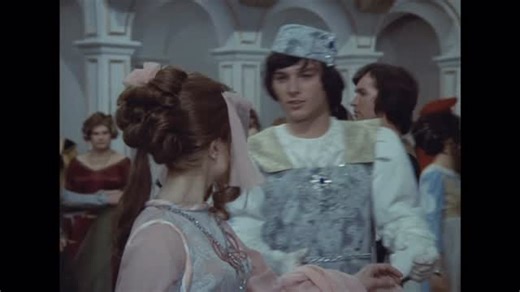 Filmhlášky on Instagram: "🎬 Tři oříšky pro Popelku (1973) #tri orisky pro popelku, #popelka, #vanocni pohadka, #ceska klasika, #vanocni film, #pohadka, #retrofilm, #nostalgie, #vanoce, #pohadkove vanoce, #popelkavzimnim, #svatecni nalada, #ceskefilmy, #filmovesrdcovky, #vanocnitradice"