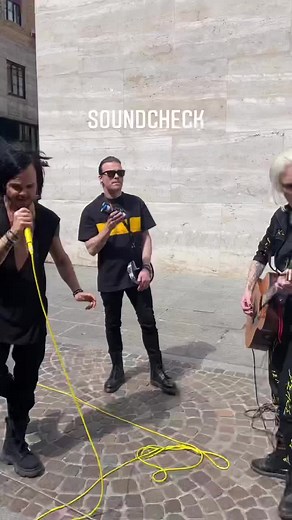 Concierto en las calles de Torino Italia 💚🇮🇹 #TheRasmus #Jezebel #iamjezebel #umk22 #AkiHakala #LauriYlönen #EmppuSuhonen #PauliRantasalmi #EeroHeinonen#Finland #suomi #Finlandia #Helsinki #Rock #RockBand #BandaDeRock #Music #Musica #Singer #Cantante #TheRasmusSupport #Baterista #Guitarist #Guitarrista #bassplayer #Bajista #Mexico #Musica #TheRasmusSupportMexico #eurovision2022 #eurovision