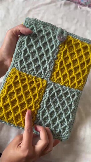 Crochet iPad Case #elliescrochetcorner❤️ #handmadewithlove❤ #ipadcase #crochetipadcase #fypシ゚