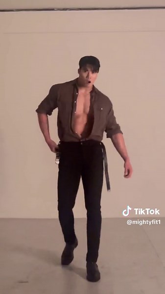 Dpr Ian - Don’t go insane Choreo by Sooram . . #dpr #dontgoinsane #dance #sexydancer #korean #maledancer #춤 #댄스 #릴스 #첼린지