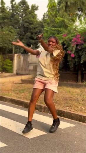 Y’all I’m back🤭🥰🔥 #feelmyrythm #dance #dancer