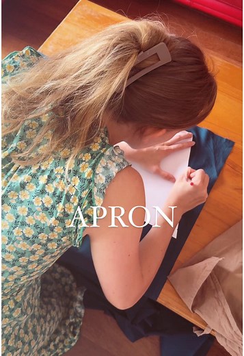 Wide Coverage Aprons: A Seamless Solution for Home Cooking