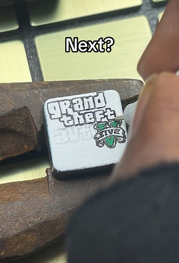Custom Keyboard Art Inspired by GTA V