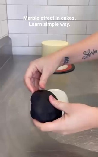 Marble effect on cakes. Very simple. | Debbie Great-Okpara