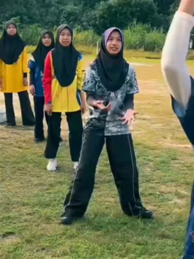 Farhan on Instagram: "Alhamdulillah selesai sudah program cuti sekolah Explorace Ramadhan yg singkat tapi bermakna. Terima kasih pegawai & muslimat masjid yg senantiasa setia menjadi tonggak utama dalam mengimarahkan masjid🥰. Semoga anak-anak dapat pengisian dan pelajaran dari program yg dilaksanakan. In shaa Allah kita tidak akan berhenti membuat program-program seperti ini dimasa akan datang selagi amanah dikandung badan"