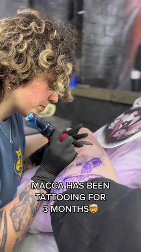 Can you believe Mackenzie has only been tattooing for 3 months? 🤯🤯 #tattoo #melbournetattoo #fyp #tattoos #addikted #art #melbourne #tattooapprentice #apprentice #apprenticeship