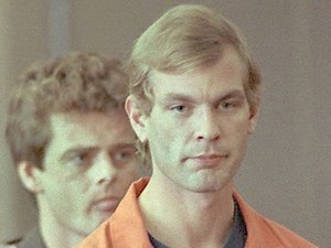 La historia de Jeffrey Dahmer: de diseccionar animales muertos a convertirse en uno de los asesinos más notorios de EEUU