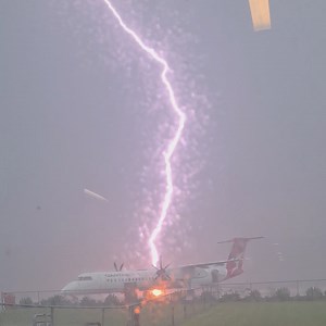 WOW at Moranbah Airport, QLD. Video captured by Adrian P. Have you captured an important weather event? Message us so we can help protect and feature your weather reports. Be storm ready by subscribing to our detailed forecast maps at https://higginsstormchasing.com/subscribe/ Media licensing available from Severe Weather Australia | Higgins Storm Chasing