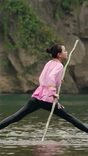 12 Splits on a Single Floating Bamboo Log! 🤯