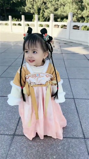 是谁家的汉服小仙女呀春天穿汉服去赏花呀论汉服和春日的适配度春日汉服国潮热国风古韵