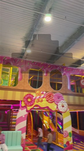 Parents, stop scrolling! 🚨 We just found the ultimate energy burner in Modesto, CA! @Candeeland Modesto an absolute blast and they’re already begging to go back! 🍭 This place is a 10/10! It is so spacious with tons of room for everyone, and my kids were completely exhausted by the end. 😴 The workers are amazing and the facility is extremely clean! 🧼✨ Candeeland is a total game changer because the grown-ups don’t just sit on the sidelines—you can actually get in there and play with the kids! 