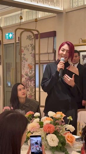 พี่คนนี้เป็นการ์ดประจำตัวพี่ฝ้ายใช่ปะ เห็นทุกงานเลย ดูทำงานดีรู้หน้าที่