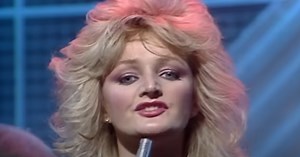 Bonnie Tyler reveals vocal chord surgery made her develop her iconic husky voice: 'I sounded like a female Rod Stewart!'