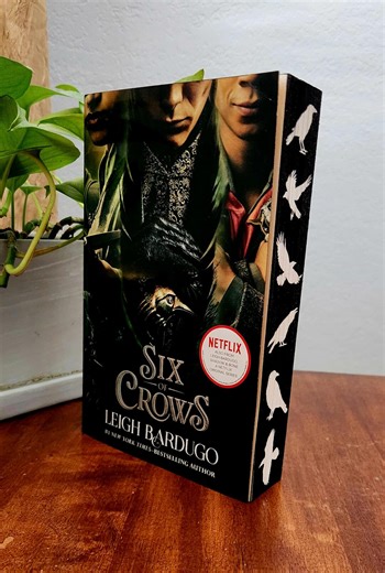 Custom Sprayed Edges - Six of Crows Netflix Cover - Grishaverse - Etsy