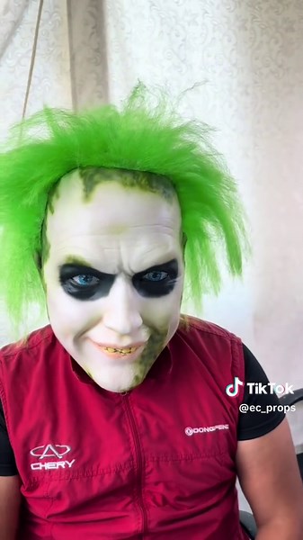 Pintando el traje de Beetlejuice: Proceso en vivo