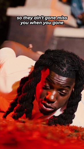 The streets 🚷🔥 video out now 🧡 #newmusic