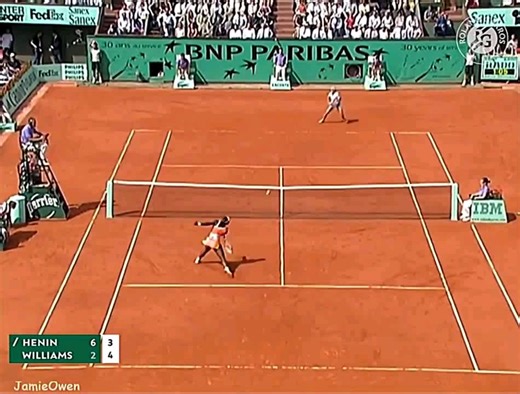 Justine Henin backhands in 2003 French Open semi final