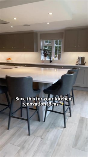Quick kitchen tour with warm textures, clever storage and plenty of renovation inspo. Save this for your future kitchen plans ✨ #kitcheninspo #kitchentour #kitchendesign #kitchenrenovation #renovationideas