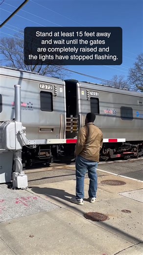 Railroad riders, stay safe around grade crossings! Remember: Never attempt to beat a train! Always wait for the arms to go up and the lights to turn off before crossing. #LongIslandRailRoad #LIRR