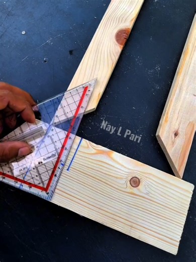 how to easily measure wooden angles right #woodworking #skill #carpenter #fblifestyle #creative #diy #woodworking #wood #woodproject #woodcarving #finewoodworking #carpenter #diy #art #woodwork #woodworkcommunity #woodcraft #tips #woodworkingideas #woodworkingproject