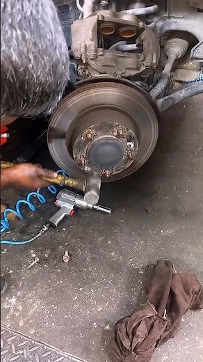 Professional Way to Replace Brake Rotors #automobile #shortfeed