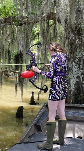 490K views · 1.9K reactions | Throwback to my masters graduation photos! Geaux Tigers! #reels #lsu #graduation | Anna The Archer | Facebook
