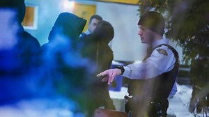 Taxi to Canada: Migrants Flee Uncertainly in Trump's America