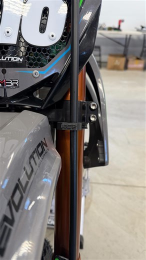 KX85/KX100/KX112 Fork swap guys - new front brake cable holder we did. Once you add the rubber line to the backside it doesn’t slide or move around. We also uploaded this to our Thingverse account so you can print it yourself for free! 🤙🏻🤙🏻🤙🏻 #klx140 #3dprint #dirtbikes #pitbike #minimoto | Keystone Cycle Parts