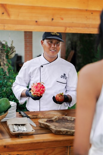 Candi Beach Resort & Spa Bali on Instagram: "Discover our Fruit Tasting experience and try fresh tropical fruits, where each fruit is gently introduced with its story, season, flavor, and natural benefits. Guided by our team, you can see, touch, and taste each fruit while learning how to enjoy it fully, turning this tasting into a quiet journey into the richness of the island. Try this Fruit Tasting and book your spot via WhatsApp at +62 811 3831 0922. — #CandiBeachResortandSpa #StaywithCBRS #Ea