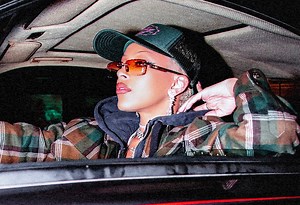 次世代スター＝ドージャ・キャット「ペイント・ザ・タウン・レッド」に続き最新楽曲「デーモンズ」をリリース！さらに９月22日（金）には最新アルバム『スカーレット』をリリースすることを発表！ | ドージャ･キャット | ソニーミュージックオフィシャルサイト