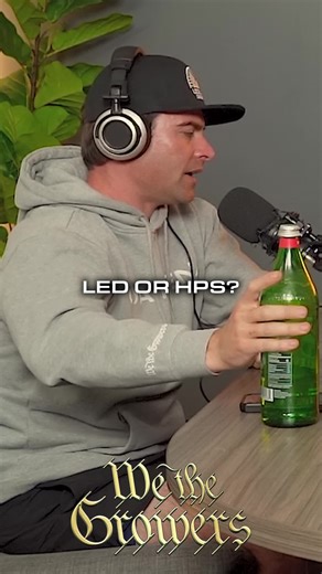 💡 HPS or LED… what’s really better for growers? Mike shares why he still leans toward HPS lighting—saying the growth tends to be more consistent and, in his experience, the finished product comes out better. 🌱 Lighting tech keeps evolving, but the real conversation is about results: plant structure, consistency, and quality at harvest. Every grower has their preference… and their proof. ⚡ Team HPS or Team LED? Drop your experience below. #WeTheGrowers #Growtok #IndoorGrowing #HPSvsLED #plantsc