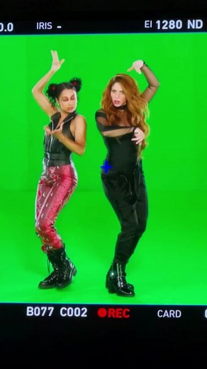 warming up our salsa with 💃🏽 @Shakira 💃🏽 | salsa