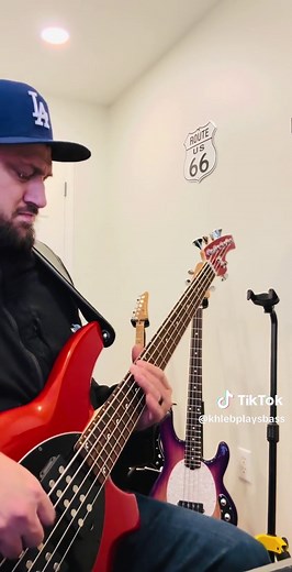 Mastering the Groovy Bass Line of Uptown Funk
