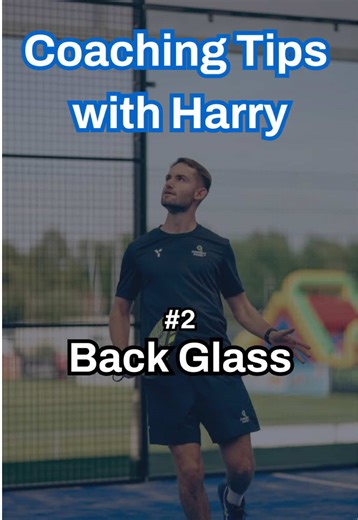 Don’t do THIS off the glass ❌ Do THIS instead ✅ When you’ve got your back to your opponent, the difference between panic and control is one small adjustment. 🎾 Stay calm, open your body, and turn defense into offense. Save this for your next match and tag your padel partner who needs to see it 👀🔥 #ConnectPadel #PadelUK #Padel #connectpadelbirmingham #y1sport @Y1 Padel @Harry_Blundell