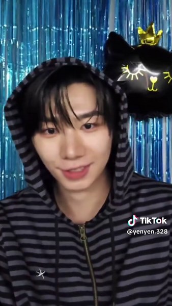 JL's Sweet Moment at Fancon: A Heartfelt Performance