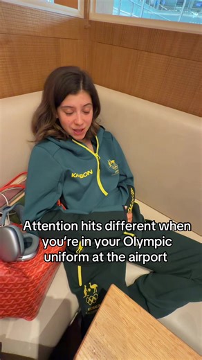 Very comfy though , thank you @Australian Olympic Team for keeping us comfy and casual 💛💚 #olympickit#uniform#winterolympics #viral #foryoupage