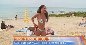 Em Portugal, repórter usa biquíni ao cobrir praias no verão