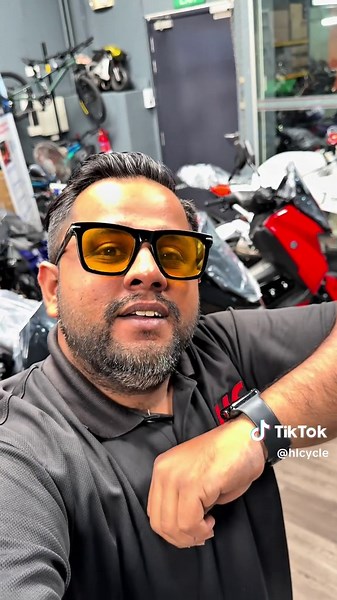 Hey guys, the all-new Yamaha Nmax155 E-CVT 2025 agent unit is finally here with a fresh look and exciting new colours! So, what are you waiting for? Come down to H L Cycle Pte Ltd and book yours now for a smooth and hassle-free transaction!