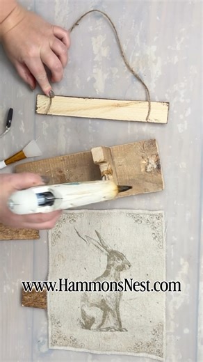 🙌🏼 Another AMAZING idea for those wood shims in your stash… this hanging fabric banner is so simple to create & it’s so charming as a wreath embellishment! #springcrafts #printables | Hammons Nest