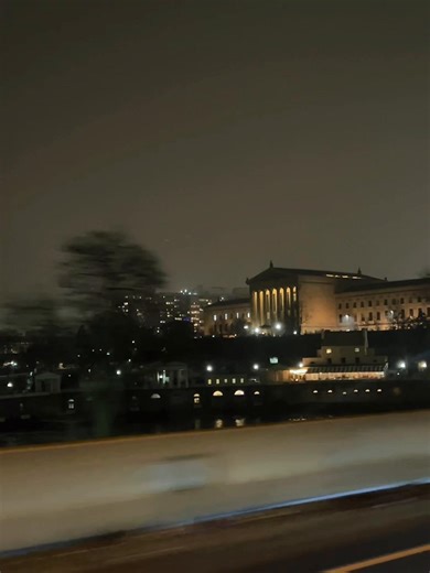 There’s something about Boathouse Row at night that never gets old. ✨. This drive can feel so electrifying. Sparking something within. The lights reflecting on the water… The quiet energy of the city… The feeling that anything is possible. Philly has this magic about it. The kind that inspires you to dream a little bigger and keep striving for more. Some places just hit different… and this part of Philly is one of them. #Philadelphia #BoathouseRow #PhillyNights #CityMagic #SchuylkillRiver