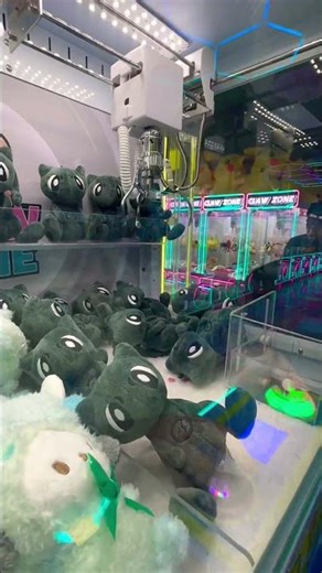 Does the claw love us enough for Mew today? 👀✨