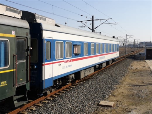 K564次进海安站，列尾附挂WX25K-998946