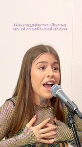 103K views · 2.8K reactions | Podes creer que justo en el temon de @karina Díganle  me traen flores  gracias gordito ! Fue un noche llena de sorpresas 凉#showenvivo #cumbia #karina #diganle | SisoiteffyRr | Facebook