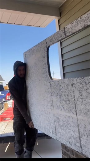 Unloading an island | Toplist Granite