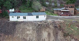 Ben Lomond Slide: Raw drone video of massive slide above Highway 9 in Santa Cruz Mts. threatening ho